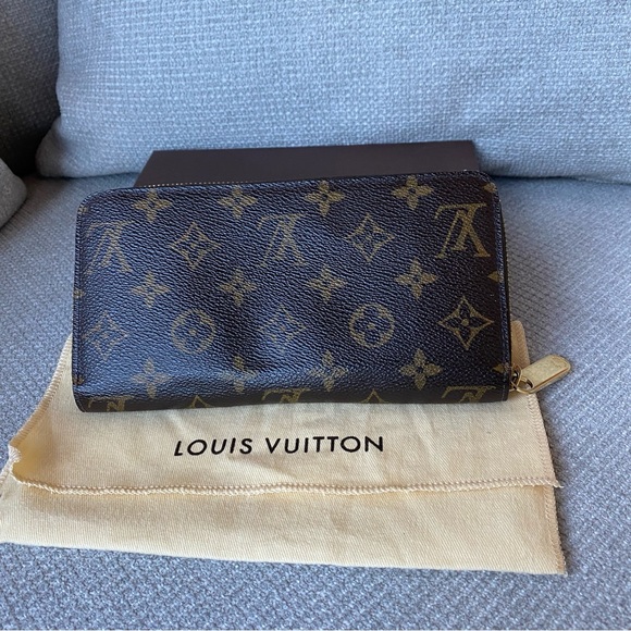 Louis Vuitton Zippy Wallet - Picture 2 of 7